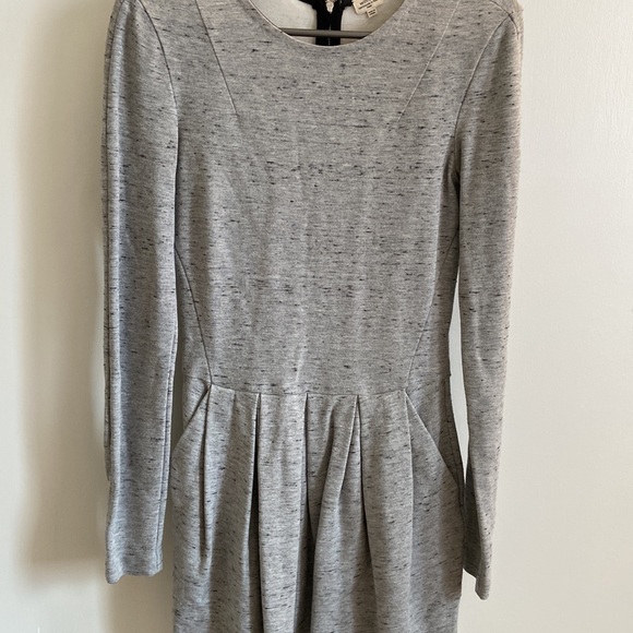 Aritzia Wilfred size 4 - Picture 8 of 8